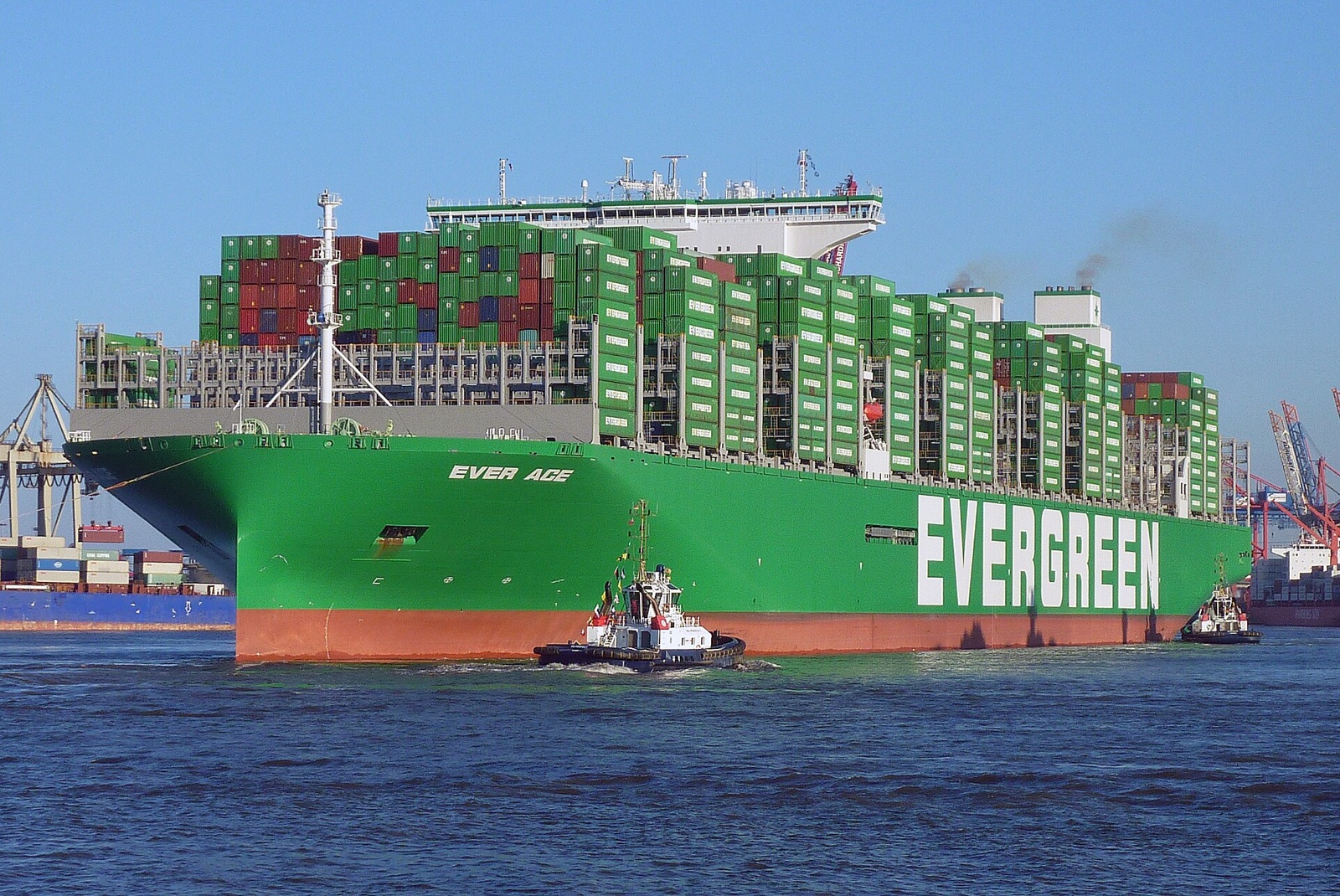The Evergreen Marine container ship Ever Ace arriving in Hamburg in September 2021; the founder's Evergreen shares have stayed undistributed since 2016