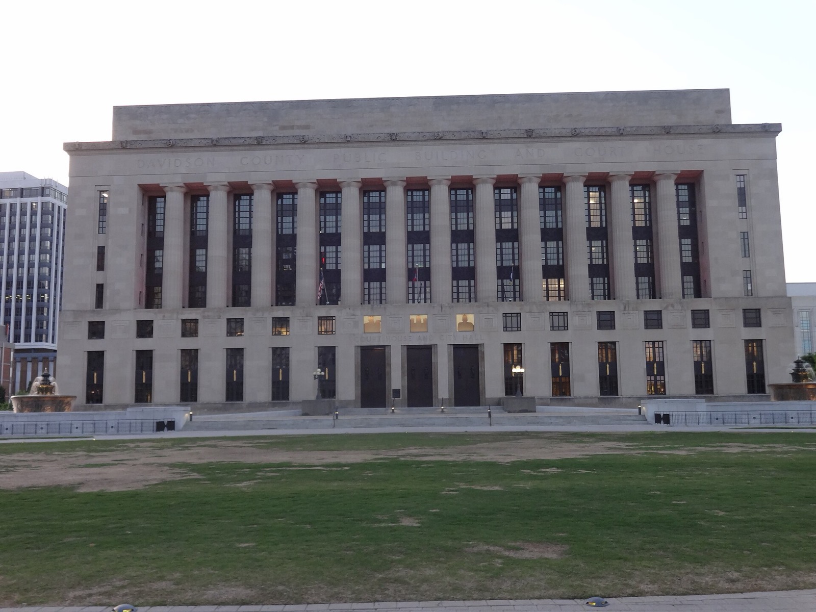 The Davidson County Public Building and Courthouse, Nashville, in May 2015, home of the Chancery Court where Dolly Parton's estate company and her nephew meet on 20 October 2026